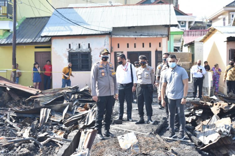 Kebakaran Kampung Dalam Hanguskan 9 Rumah, Kapolresta Turun Tangan Tangan
