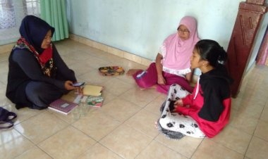 Lancarkan PJJ Anak Didik, Guru SMPN 34 Pekanbaru Rela Home Visit