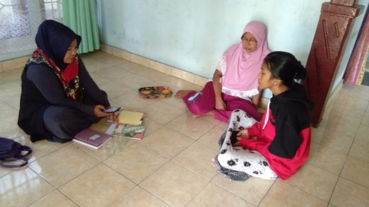 Lancarkan PJJ Anak Didik, Guru SMPN 34 Pekanbaru Rela Home Visit