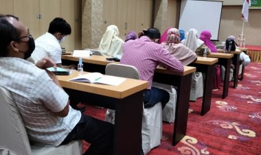 Dinsos Riau Sosialisasi Perkuat Restorasi Sosial, Kasih Peserta Handsanitizer dan Masker