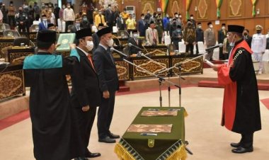 Yulisman dan Agung Nugroho Dilantik sebagai Ketua dan Wakil Ketua DPRD Riau