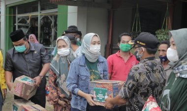 Senator Lampung, dr Jihan Salurkan Bantuan untuk Korban Banjir Pringsewu