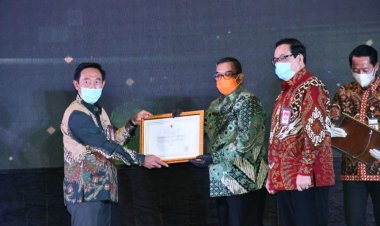 Riau Terima Anugerah Meritoktasi
