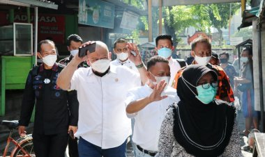 Warga Desa Borong Mobil, Ketua DPD RI Ingatkan Bijaksana Kelola Keuangan