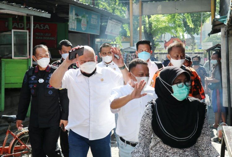 Warga Desa Borong Mobil, Ketua DPD RI Ingatkan Bijaksana Kelola Keuangan