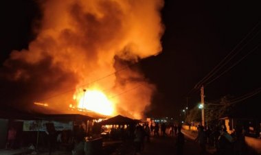 Pasar Tapung Terbakar, 52 Ruko Ludes, Pasutri Tewas