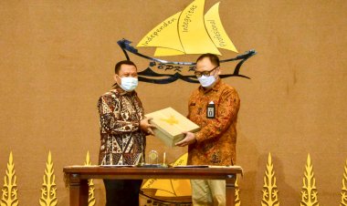 Bupati Kampar Sampaikan LKPD Kepada BPK-RI Perwakilan Provinsi Riau