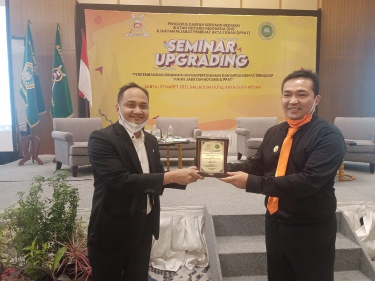 Pemberlakuan Sertifikat Tanah Elektronik Menjadi Tantangan Bagi Notaris /PPAT