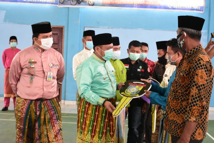 Bupati Kampar Serahkan Ambulance untuk Kecamatan Kampar Kiri dan Kecamatan Perhentian Raja,