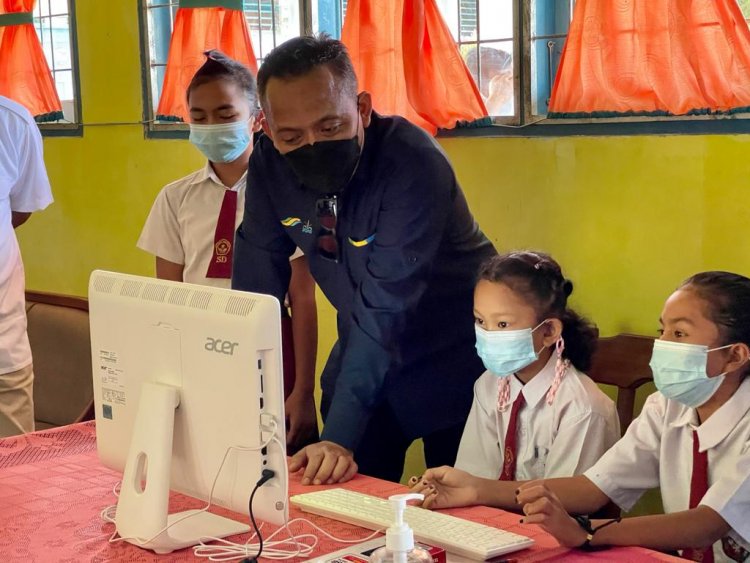 Wujudkan Merdeka Belajar, PTPN V Salurkan 25 Komputer Plus Internet Setahun 