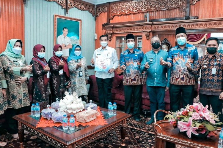 Walikota Jadi Orang Pertama Ikuti Pendataan Keluarga Tahun 2021 di Kota Pekanbaru