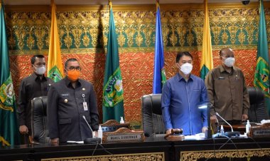 DPRD Riau Paripurna Penyampaian Laporan Pansus Terkait LKPJ 2020