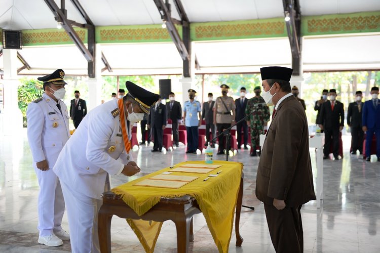 Bupati Siak Alfedri dan Wabup Husni Merza Dilantik Gubernur Riau Syamsuar