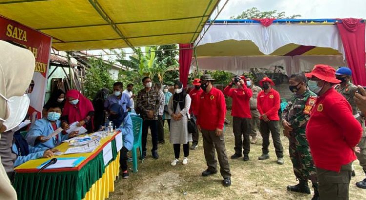 Tanggulangi Covid-19, BIN Riau Vaksinasi Door to Door