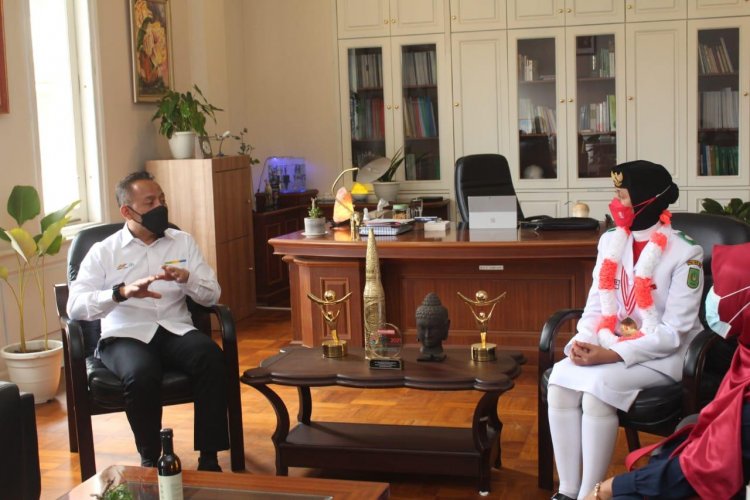 Dwita, Si "Anak Kebun" Paskibraka Istana Disambut Keluarga Besar PTPN V