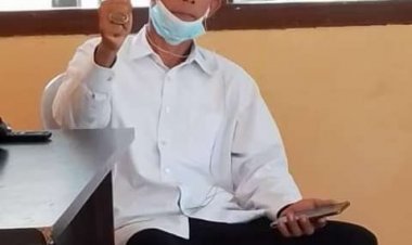 Anggota BPD Penebal Syaiful Membagikan Sembako untuk Warga Terdampak Pandemi
