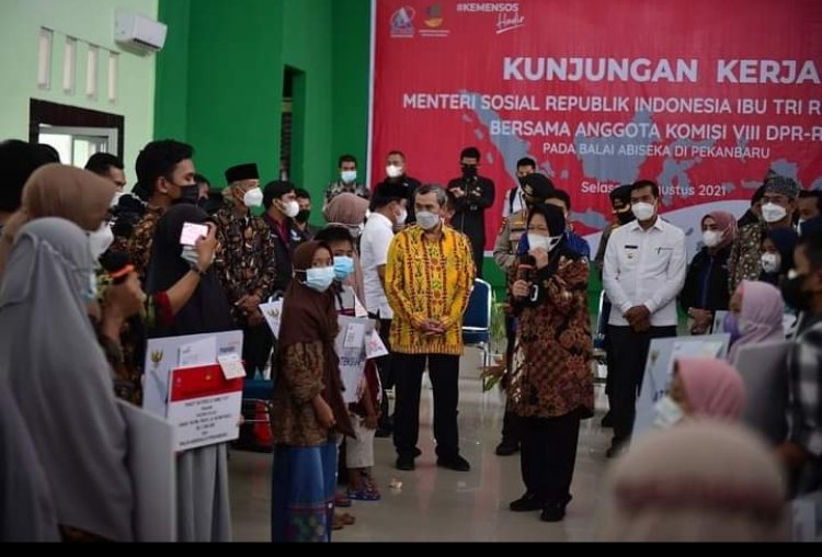 Gubri Dampingi Kunker Mensos di Riau,  dari Serahkan Bantuan hingga Tinjau Dapur Umum