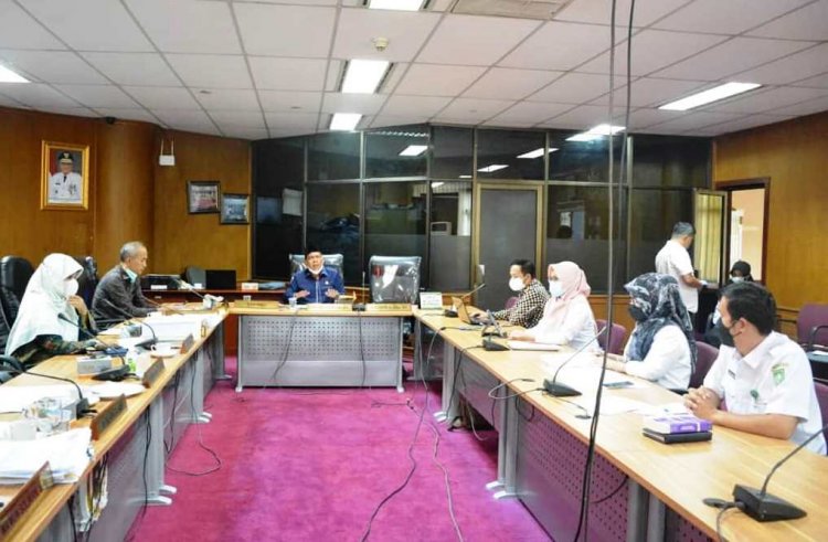 Ketua Pansus Eddy A Mohd Yatim Pimpin Rapat Bahas Kode Etik dan Tata Beracara DPRD Provinsi Riau