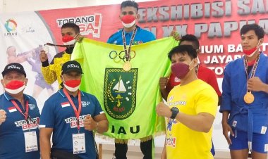 Mahasiswa UIR Bersama Atlet Sambo Persembahkan 4 Emas dan 1 Perak Ekshibisi PON XX