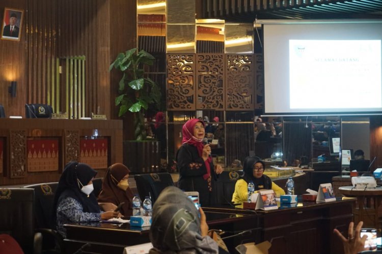 Maju ke Politik, Emma Yohanna Dorong Perempuan Persiapkan Kemampuan
