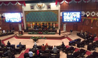 Gubri Hadiri Rapat Paripurna Bamperda RPJMD Riau 2019-2024