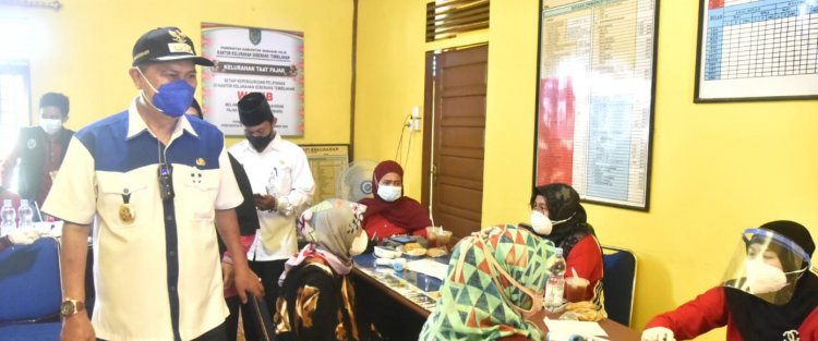 Tinjau Pelaksanaan Vaksinasi 2 Titik, Wabup Syamsuddin Uti Mengharapkan Agar Seluruh Masyarakat Sehat