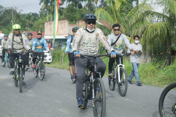 Bupati Alfedri Lepas Peserta Goes Napak Tilas Sultan Siak II 