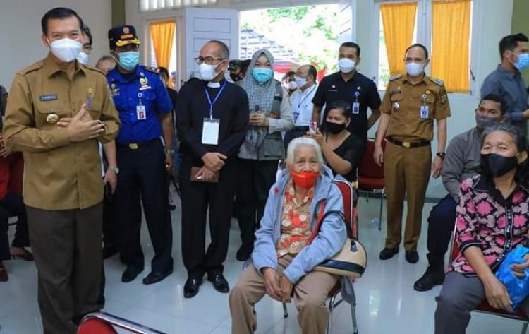 Masih Ada Penolakan, Target Vaksinisasi 60 Persen Lansia di Pekanbaru Terkendala