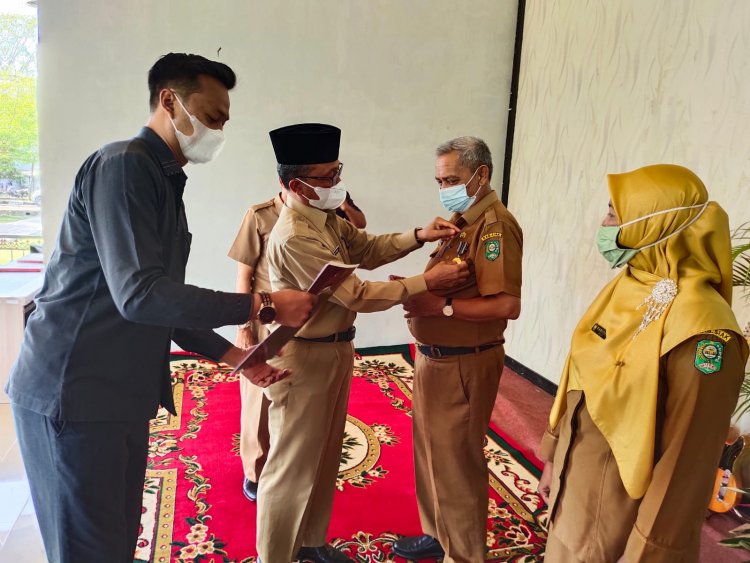 526 PNS Siak Terima Penghargaan Satyalencana Karya Sayta
