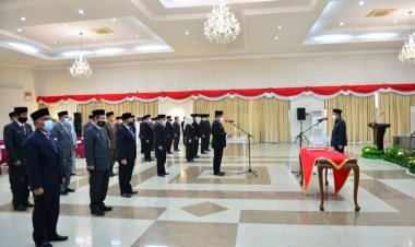 Gubri Lantik 32 Pejabat Eselon II di Lingkungan Pemerintah Provinsi Riau