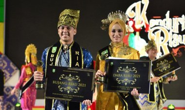 Iqbal Hidayatullah dan Nur Indahyani Berhasil Menjadi Bujang dan Dara Riau 2021
