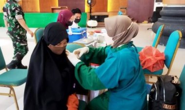 UIN Suska Riau Bersama RST Pekanbaru Gelar Vaksinasi Covid-19