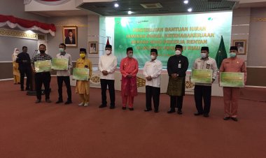 Gubri Serahkan Bantuan Iuran Jamsos Kepada 5.000 Pekerja Rentan Kecelakaan Kerja