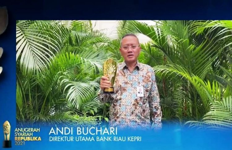 Bank Riau Kepri Raih Anugerah Syariah Republika 2021