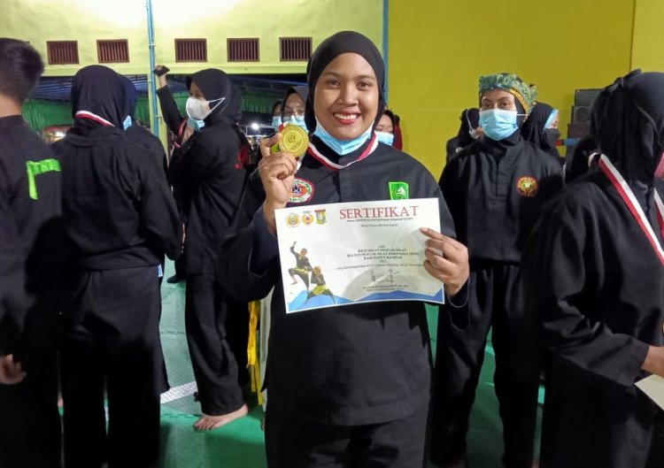 Deya Ananda Putri Raih Juara I Pencak Silat Kejurda Kampar 2021
