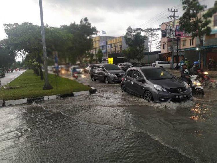 Hujan Deras di Riau Hari Ini Mulai Pagi Hingga Dini Hari