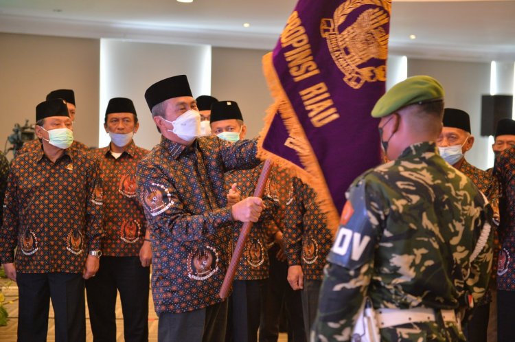 Syamsuar dilantik sebagai Ketum DHD Kejuangan 45 Riau