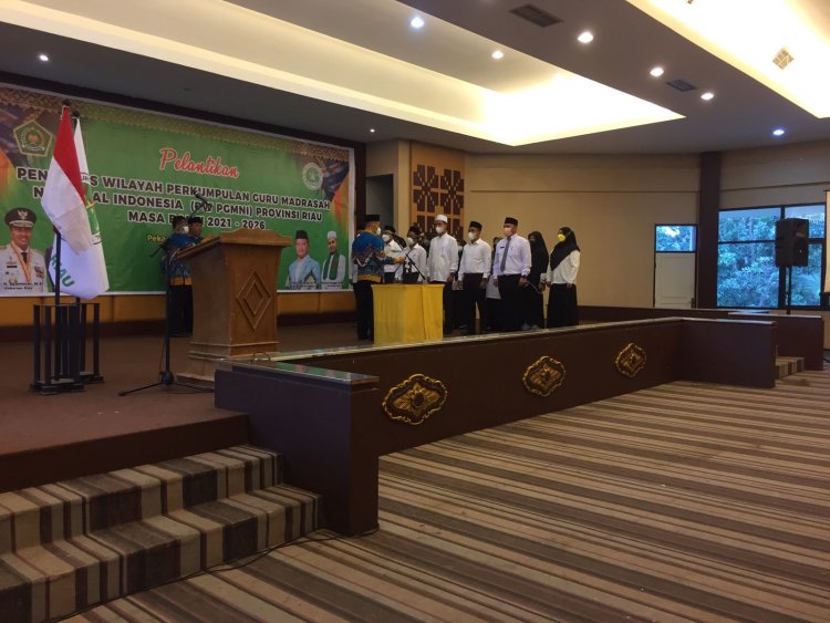Pelantikan PW PGMNI Riau, Guru Madrasah Benteng Terakhir Pendidikan Moral