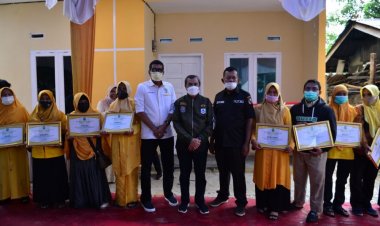 Gubernur Serahkan 33 Unit RLH untuk Warga Pekanbaru