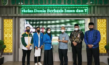 BAZNas Salurkan Beasiswa untuk 10 Mahasiswa UIR