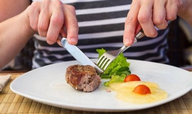 Cara Melihat Kepribadian Berdasarkan Cara Makan