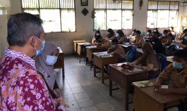 Kadisdik Riau Tinjau PTM, Apresiasi Prokes di Sekolah