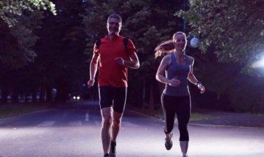 Berikut Manfaat Tubuh Jika Anda Sering Berjalan Setelah Makan Malam