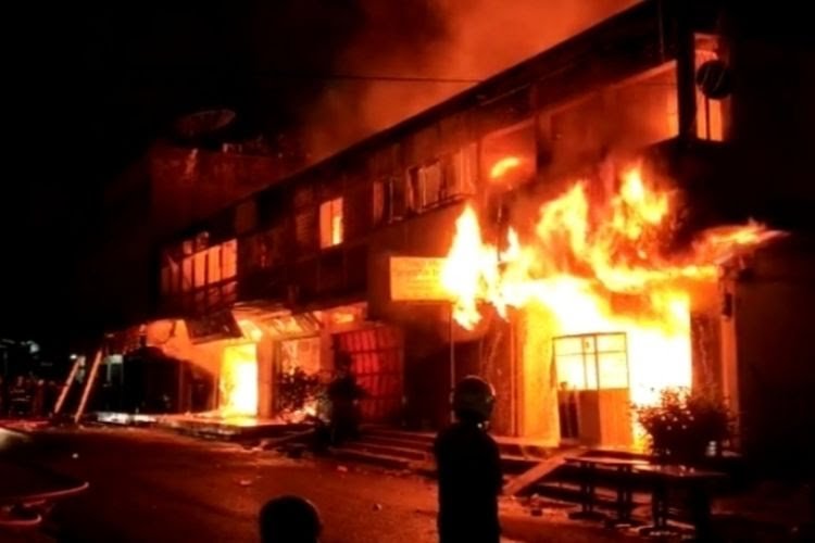 Jelang Pergantian Tahun Enam Ruko Tekstil di Pekanbaru Ludes Terbakar