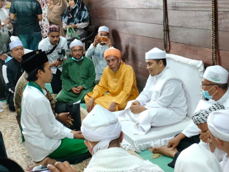 Kunjungan Silaturahmi Ustadz Abdul Somad kepada Tuan Guru Babusalaam