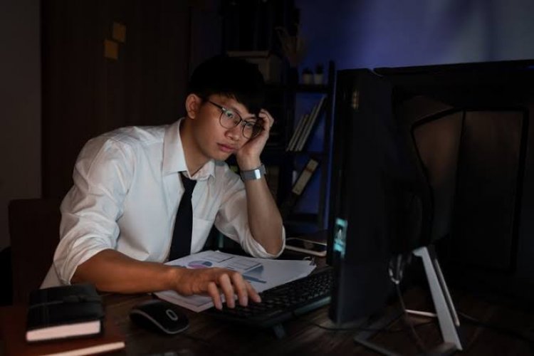 Bahaya Kerja Lembur dan Shift Malam Bagi Kesehatan