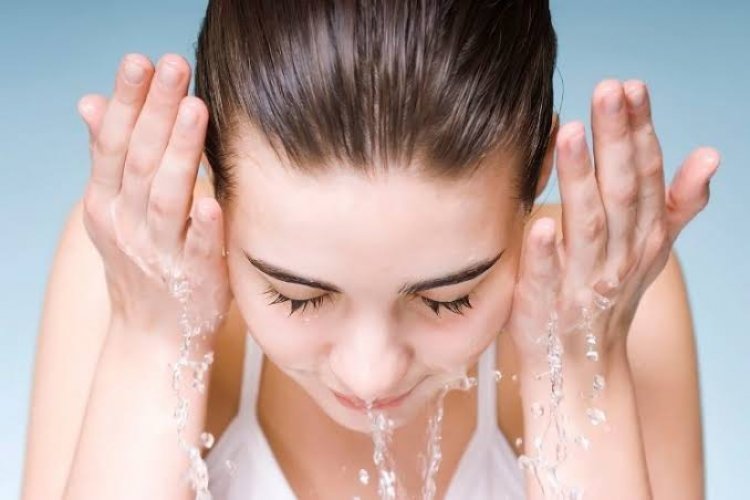 Cara Cuci Muka yang Benar untuk Kulit Berjerawat