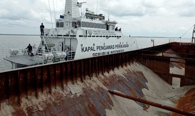 KKP Tangkap Kapal Angkut Pasir di Pulau Rupat, Ini kata Nahkoda KNB-6