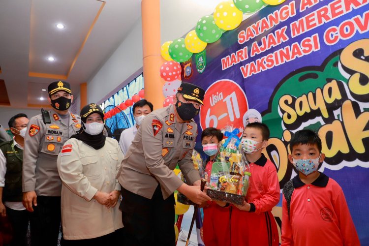 Kapolda Riau Tinjau Vaksinasi Massal Lansia dan Anak di Bengkalis