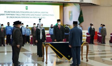 Lantik 10 Pejabat Pratama, Gubernur Riau Minta  Pejabat Jaga Integritas